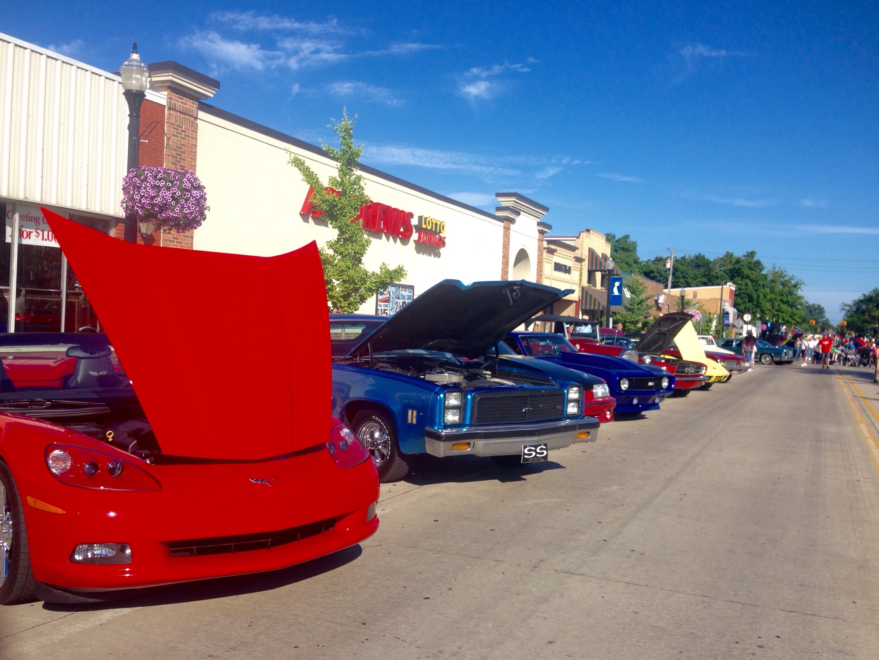 Weekly Summer Car Show in Belleville • Moving With Kristin